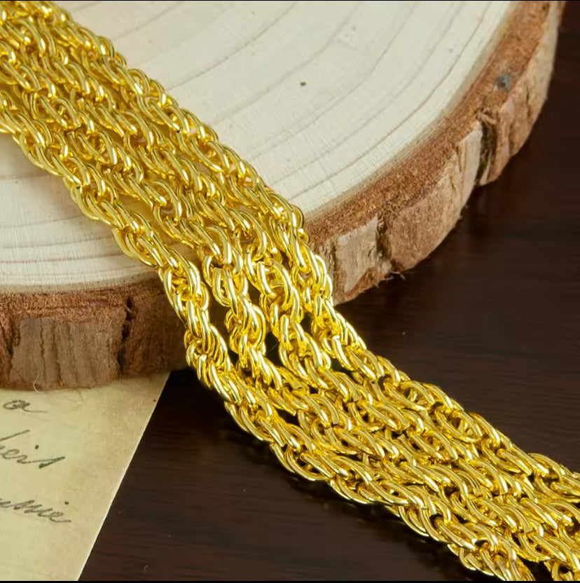 Kruisketting met edelstenen